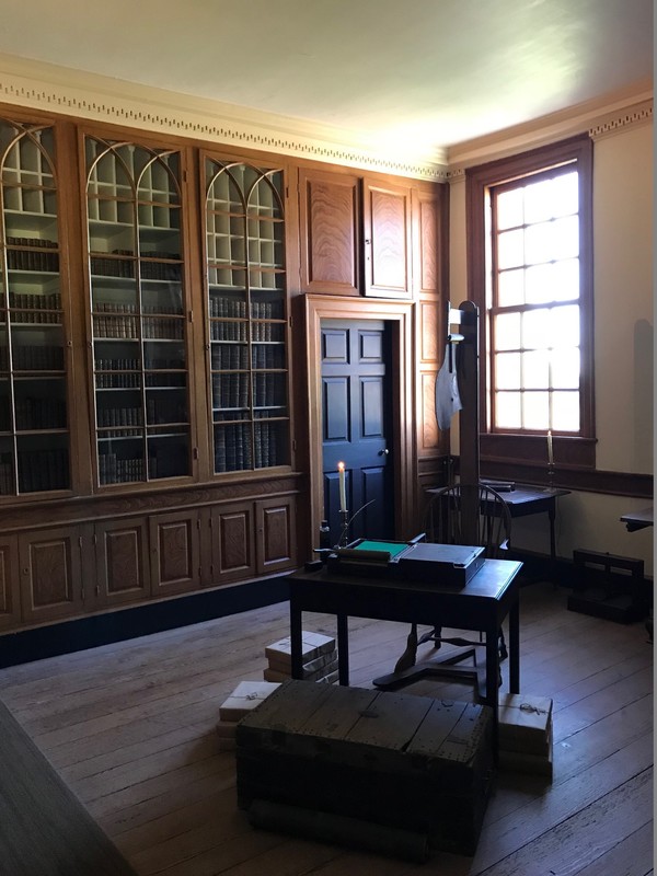 a library inside the main house at Mt Vernon