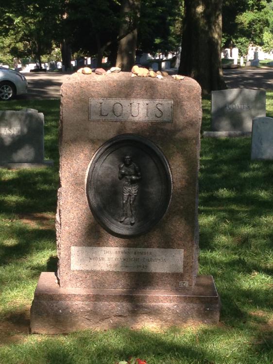 Louis gravestone